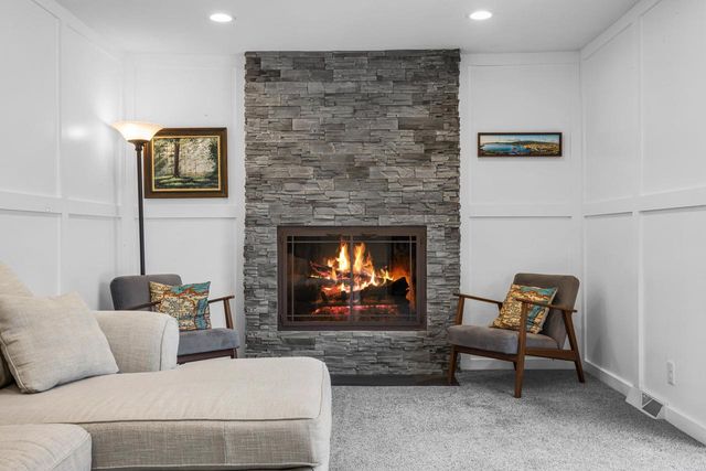 7864 N Green Bay ROAD, River Hills, WI 53217