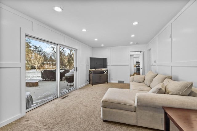 7864 N Green Bay ROAD, River Hills, WI 53217