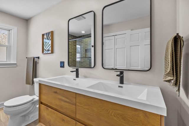 7864 N Green Bay ROAD, River Hills, WI 53217