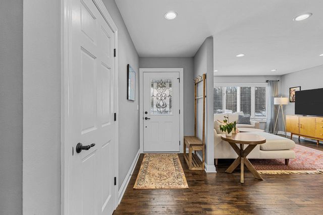 7864 N Green Bay ROAD, River Hills, WI 53217