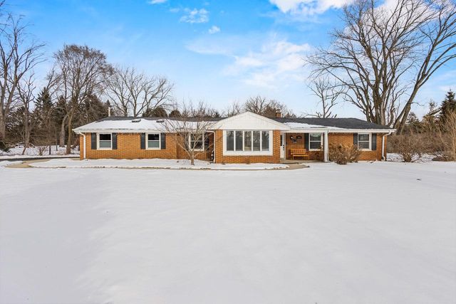 7864 N Green Bay ROAD, River Hills, WI 53217