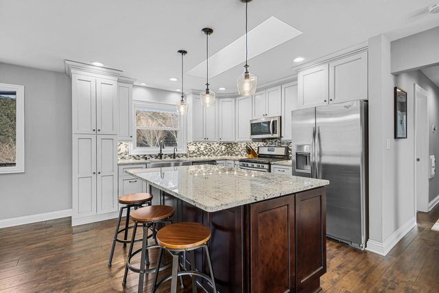 7864 N Green Bay ROAD, River Hills, WI 53217