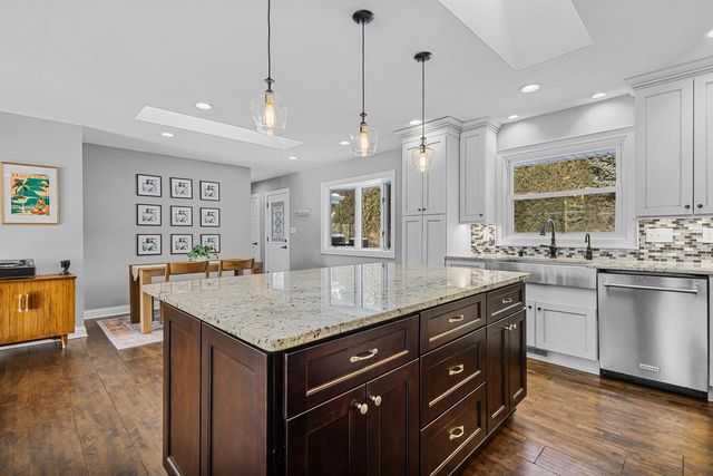 7864 N Green Bay ROAD, River Hills, WI 53217