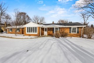 7864 N Green Bay ROAD, River Hills, WI 53217
