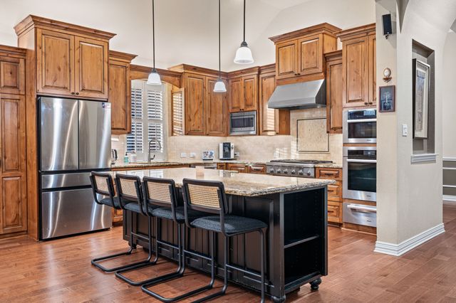 2370 Salisbury Court, Lewisville, TX 75056