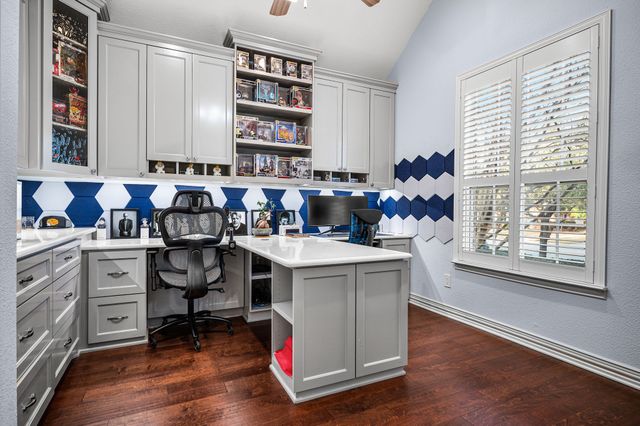 2370 Salisbury Court, Lewisville, TX 75056