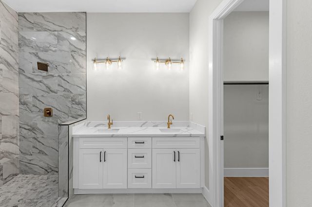 2347 Knoblock, Houston, TX 77023