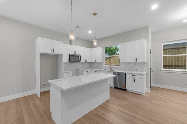 2347 Knoblock, Houston, TX 77023