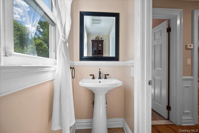49 N Chatsworth Avenue, Larchmont, NY 10538