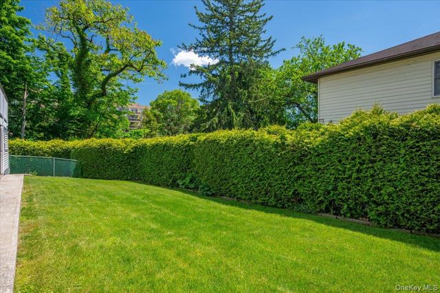 49 N Chatsworth Avenue, Larchmont, NY 10538