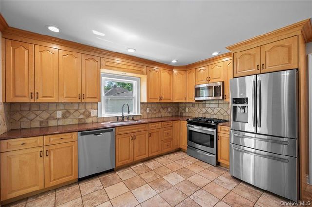 49 N Chatsworth Avenue, Larchmont, NY 10538