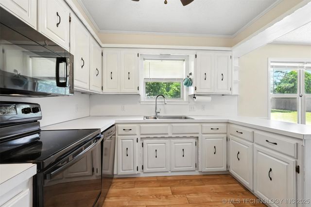 6627 Castle Court, Bartlesville, OK 74006