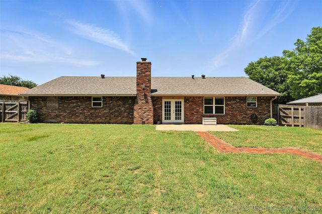 6627 Castle Court, Bartlesville, OK 74006