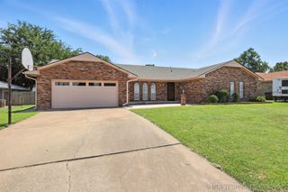 6627 Castle Court, Bartlesville, OK 74006