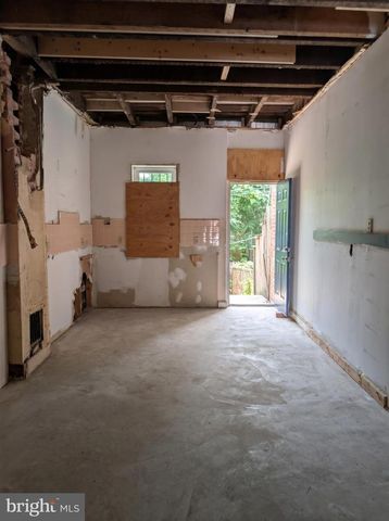 1821 W FAYETTE ST, Baltimore, MD 21223
