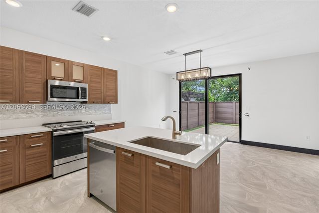15488 NW 91st Ct, Miami Lakes, FL 33018