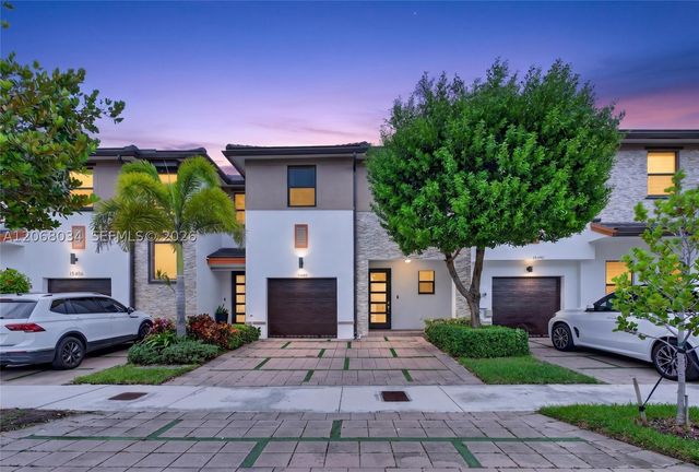 15488 NW 91st Ct, Miami Lakes, FL 33018
