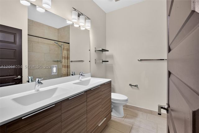 15488 NW 91st Ct, Miami Lakes, FL 33018