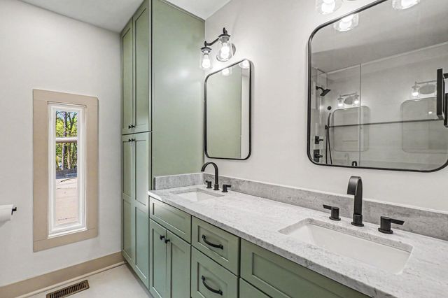317 Willard Dr, Nashville, TN 37211