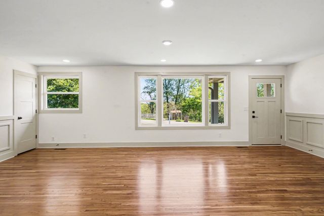 317 Willard Dr, Nashville, TN 37211