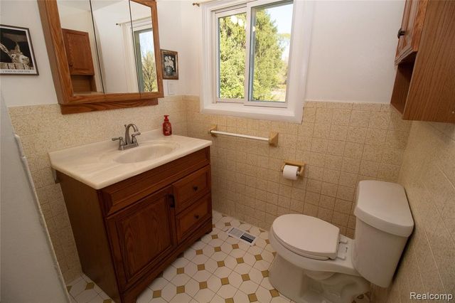 6208 Marathon Road, Otter Lake, MI 48464