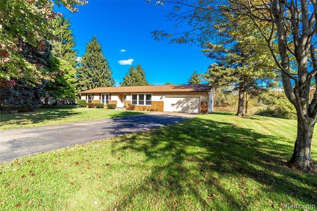 6208 Marathon Road, Otter Lake, MI 48464