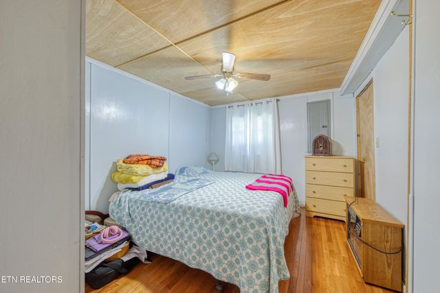 5271 Vardy Blackwater Rd, Sneedville, TN 37869