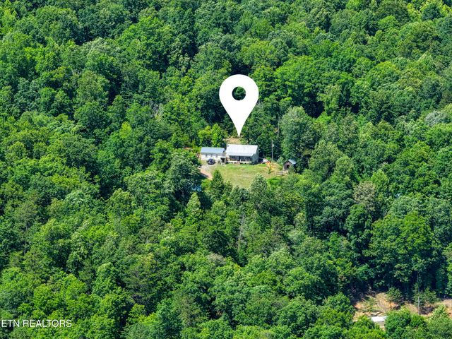 5271 Vardy Blackwater Rd, Sneedville, TN 37869