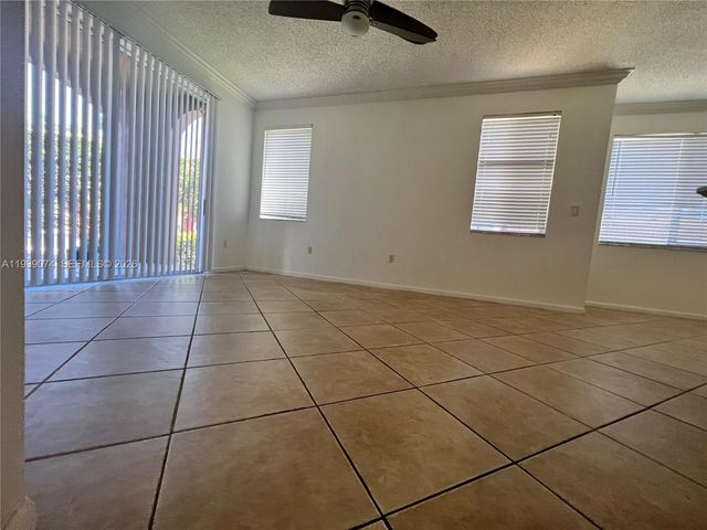 1000 Scotia Dr 101, Hypoluxo, FL 33462