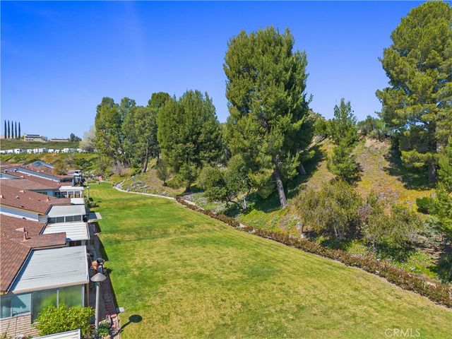 19401 Oak Crossing, Newhall, CA 91321