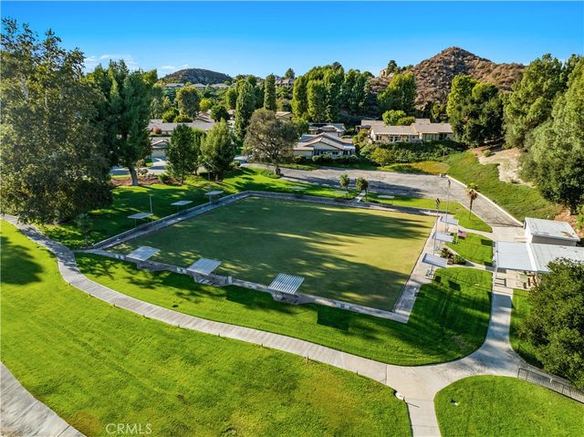 19401 Oak Crossing, Newhall, CA 91321