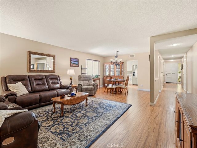 19401 Oak Crossing, Newhall, CA 91321