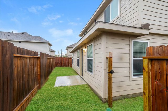 8627 Doris Oaks Circle, Houston, TX 77028