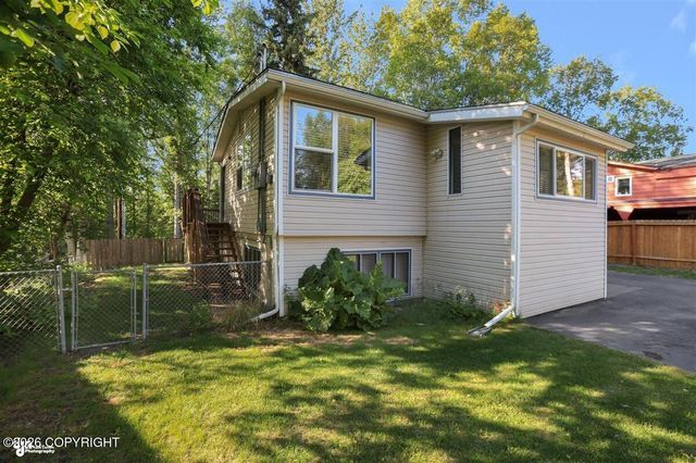 2609 Kona Lane, Anchorage, AK 99517
