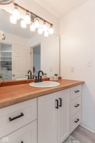 8533 Legacy Court, Fishers, IN 46038