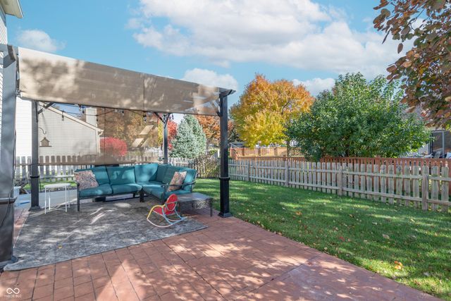 8533 Legacy Court, Fishers, IN 46038