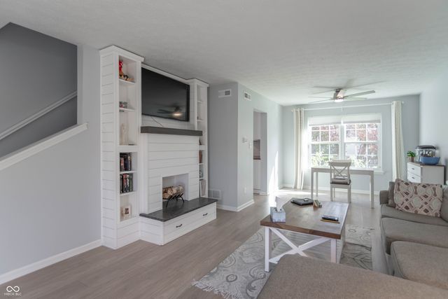 8533 Legacy Court, Fishers, IN 46038