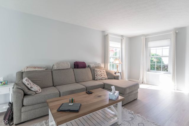 8533 Legacy Court, Fishers, IN 46038