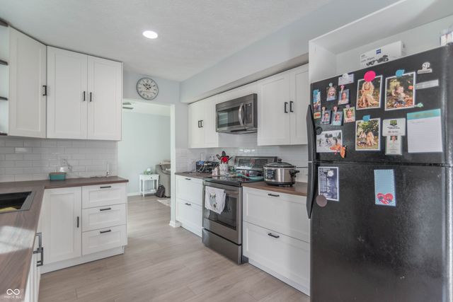 8533 Legacy Court, Fishers, IN 46038