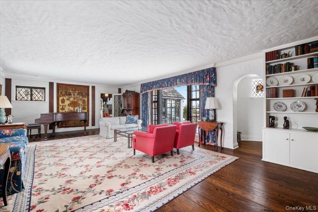 3 Cedar Island, Larchmont, NY 10538