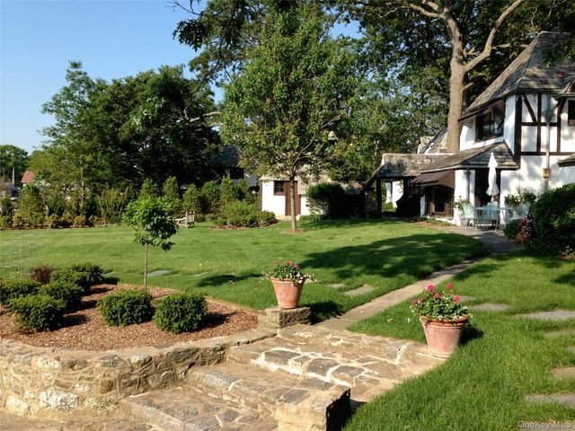 3 Cedar Island, Larchmont, NY 10538