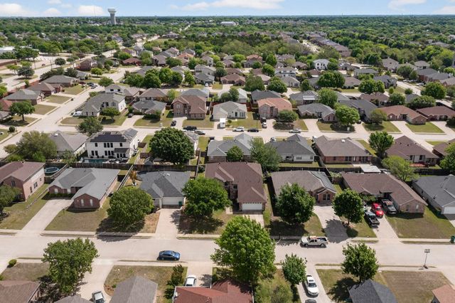 812 Windswept Drive, Cedar Hill, TX 75104