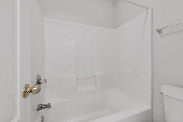 812 Windswept Drive, Cedar Hill, TX 75104