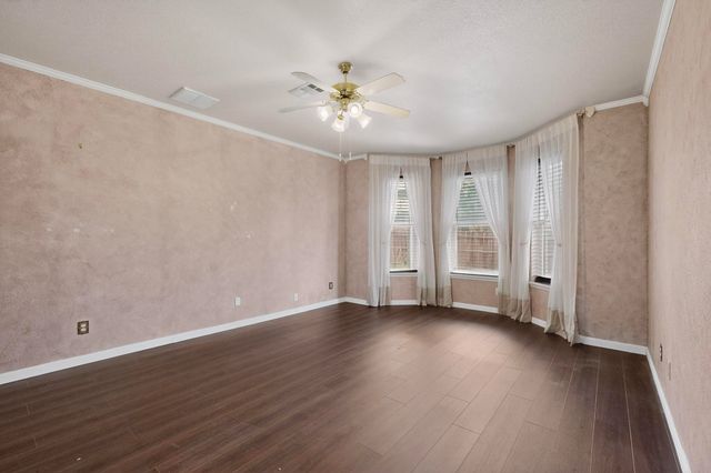 812 Windswept Drive, Cedar Hill, TX 75104