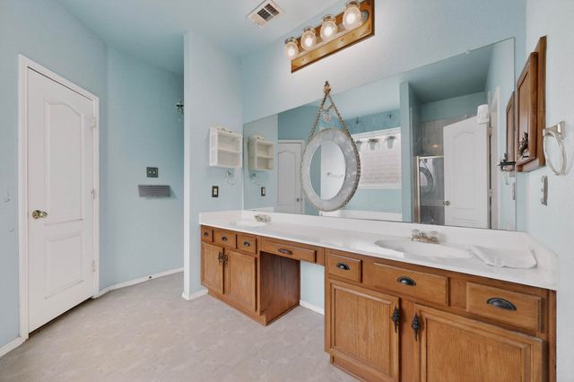 812 Windswept Drive, Cedar Hill, TX 75104