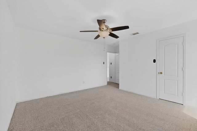 812 Windswept Drive, Cedar Hill, TX 75104