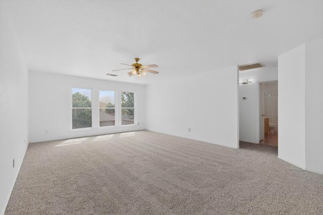 812 Windswept Drive, Cedar Hill, TX 75104