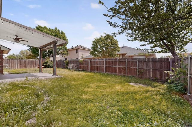 812 Windswept Drive, Cedar Hill, TX 75104