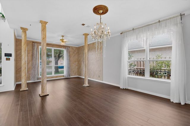 812 Windswept Drive, Cedar Hill, TX 75104