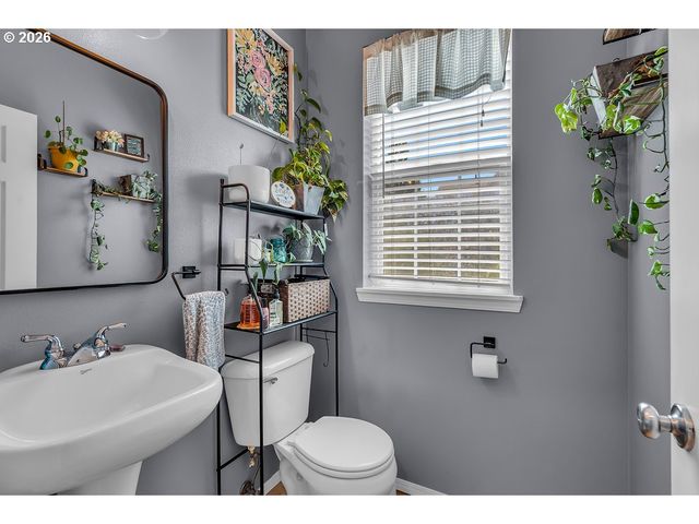 20499 Sw CHANDELLE Ct, Beaverton, OR 97078